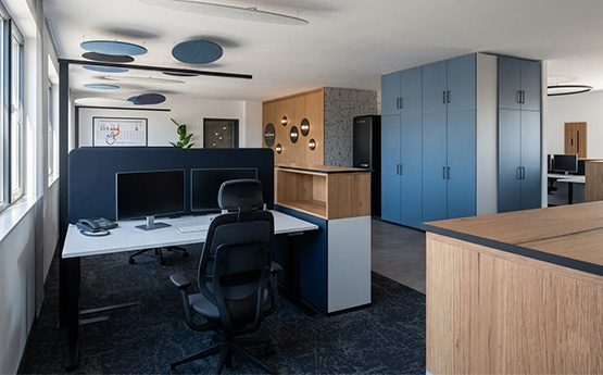 Neue LHL-Zentrale in Winhöring bei Altötting – Büro und Empfang